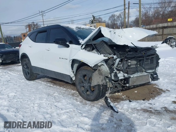 2024 Chevrolet Blazer RS z VIN 3GNKBKRS1RS155981, wystawiony jako IAAI lot #41614035 z przebiegiem 1383 mil mil oraz . Historia ofert i sprzedaży dostępna na DreamBid. Obrazek 1.