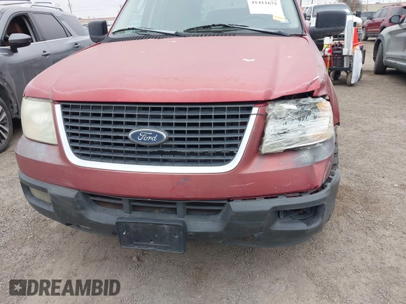 2004 Ford Expedition Special Service with VIN 1FMPU15L44LB86041, listed as a IAAI auction lot 41411675 with 1 mi miles. Bid and sale history available at carsss.com. Image 6.