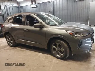 2023 Ford Escape ST-Line Select z VIN 1FMCU9NZXPUA40548, wystawiony jako IAAI lot #42326063 z przebiegiem 24 047 mil mil oraz . Historia ofert i sprzedaży dostępna na DreamBid. Obrazek 14.