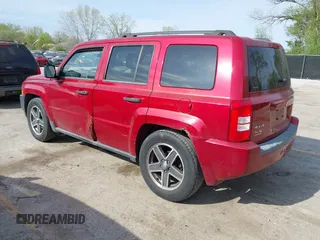 2008 Jeep Patriot Sport with VIN 1J8FF28WX8D667698, listed as a IAAI auction lot 41979151 with 165,981 mi miles. Bid and sale history available at carsss.com. Image 3.