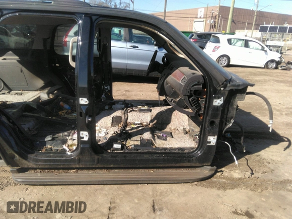 2013 Chevrolet Tahoe LT with VIN 1GNSKBE01DR316300, listed as a IAAI auction lot 41865589 with Not Provided miles and . Bid and sale history available at DreamBid. Image 13.