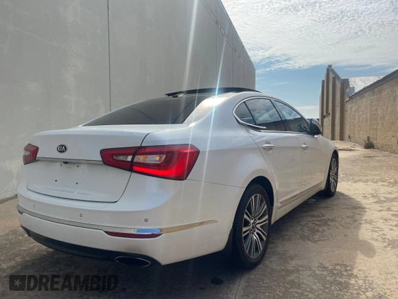 2014 Kia Cadenza Premium with VIN KNALN4D78E5152743, listed as a Copart auction lot 80067094 with 179,850 mi miles and Clean Title. Bid and sale history available at carsss.com. Image 4.