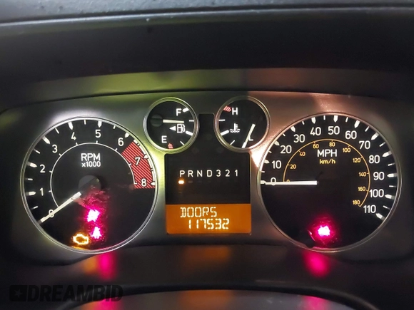 2008 Hummer H3 SUV with VIN 5GTEN13E388156284, listed as a IAAI auction lot 42107564 with 117,532 mi miles. Bid and sale history available at carsss.com. Image 7.