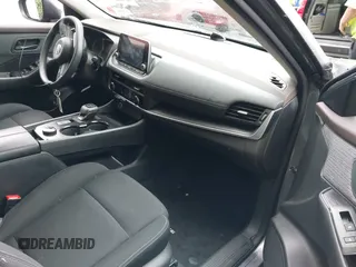 2023 Nissan Rogue S z VIN 5N1BT3AB6PC745194, wystawiony jako IAAI lot #42245377 z przebiegiem 33 940 mil mil oraz . Historia ofert i sprzedaży dostępna na DreamBid. Obrazek 5.