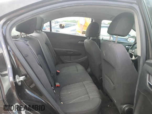 2014 Chevrolet Sonic LT z VIN 1G1JC5SH1E4221918, wystawiony jako Copart lot #56589105 z przebiegiem 152 320 mil mil oraz Szkoda całkowita • Salvage title. Historia ofert i sprzedaży dostępna na DreamBid. Obrazek 10.