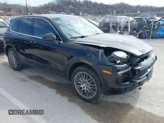 2016 Porsche Cayenne with VIN WP1AA2A25GKA15765, listed as a IAAI auction lot 41715331 with 90,259 mi miles. Bid and sale history available at carsss.com. Image 1.