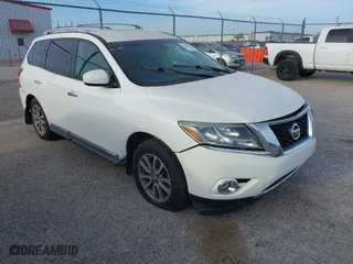 2014 Nissan Pathfinder S with VIN 5N1AR2MM7EC689345, listed as a IAAI auction lot 41868799 with 101,068 mi miles. Bid and sale history available at carsss.com. Image 1.