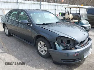 2014 Chevrolet Impala LS z VIN 2G1WA5E30E1152761, wystawiony jako IAAI lot #41931397 z przebiegiem 153 480 mil mil oraz . Historia ofert i sprzedaży dostępna na DreamBid. Obrazek 1.