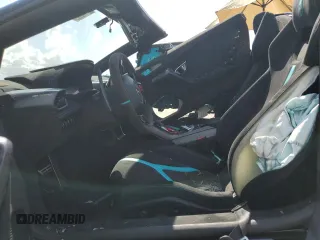 2019 Lamborghini Huracan Performante z VIN ZHWUS4ZF3KLA12102, wystawiony jako Copart lot #65319274 z przebiegiem Nie podano mil oraz Szkody całkowita. Historia ofert i sprzedaży dostępna na DreamBid. Obrazek 7.