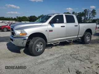 2012 Ram 2500 ST z VIN 3C6UD5CLXCG158412, wystawiony jako Copart lot #56632025 z przebiegiem 94 758 mil mil oraz Szkoda całkowita • Salvage title. Historia ofert i sprzedaży dostępna na DreamBid. Obrazek 1.