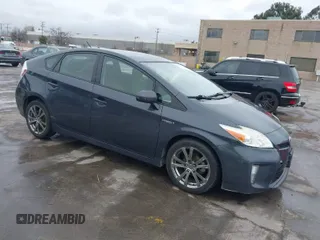 2014 Toyota Prius Four with VIN JTDKN3DUXE1776341, listed as a IAAI auction lot 41740542 with 199,746 mi miles. Bid and sale history available at carsss.com. Image 1.