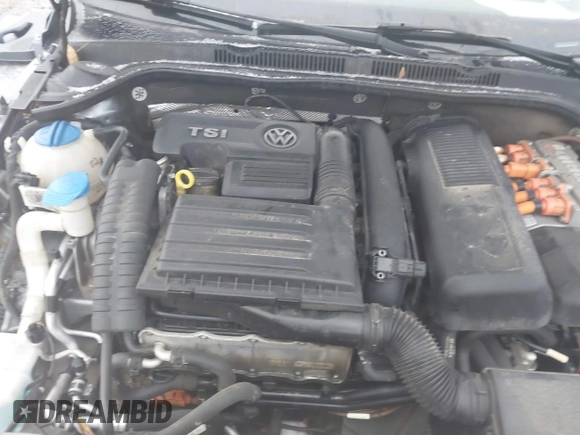 2015 Volkswagen Jetta Sedan Hybrid SEL Premium with VIN 3VW637AJ9FM310524, listed as a IAAI auction lot 41530261 with 160,088 mi miles. Bid and sale history available at carsss.com. Image 10.