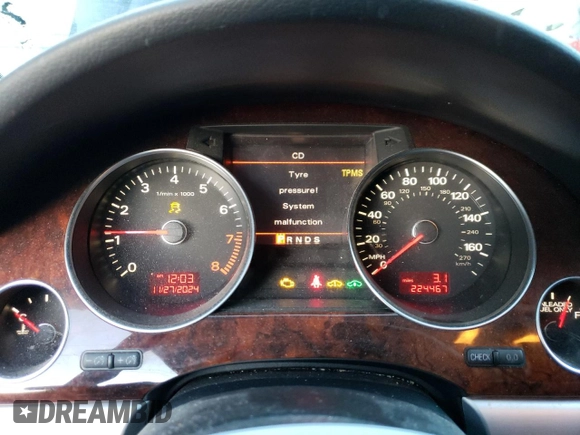 2010 Audi A8 z VIN WAURVAFA2AN006236, wystawiony jako Copart lot #88578205 z przebiegiem 224 467 mil mil oraz Czysty tytuł • Clean title. Historia ofert i sprzedaży dostępna na DreamBid. Obrazek 9.