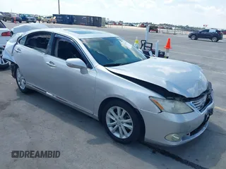 2011 Lexus ES with VIN JTHBK1EG9B2456504, listed as a IAAI auction lot 39811730 with 306,785 mi miles. Bid and sale history available at carsss.com. Image 1.