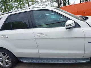2012 Mercedes-Benz M ML 350 with VIN 4JGDA5HB1CA063846, listed as a IAAI auction lot 42032560 with 175,946 mi miles. Bid and sale history available at carsss.com. Image 13.