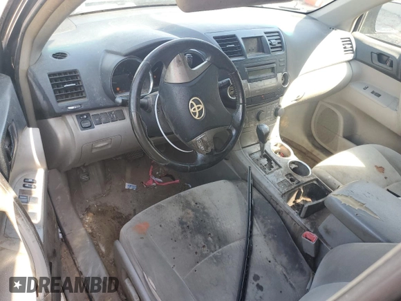 2010 Toyota Highlander with VIN 5TDBK3EH5AS024019, listed as a Copart auction lot 51076215 with 259,899 mi miles and Salvage title. Bid and sale history available at DreamBid. Image 8.