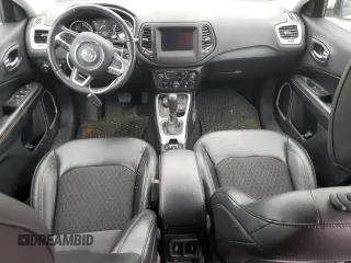 2018 Jeep Compass Latitude z VIN 3C4NJDBBXJT398962, wystawiony jako Copart lot #51568285 z przebiegiem 102 452 mil mil oraz Czysty tytuł • Clean title. Historia ofert i sprzedaży dostępna na DreamBid. Obrazek 8.