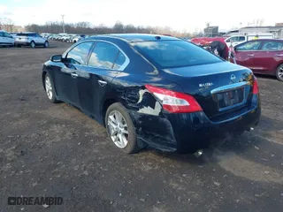 2009 Nissan Maxima 3.5 SV w/Sport Pkg with VIN 1N4AA51E59C815482, listed as a IAAI auction lot 41683955 with 241,017 mi miles. Bid and sale history available at carsss.com. Image 3.