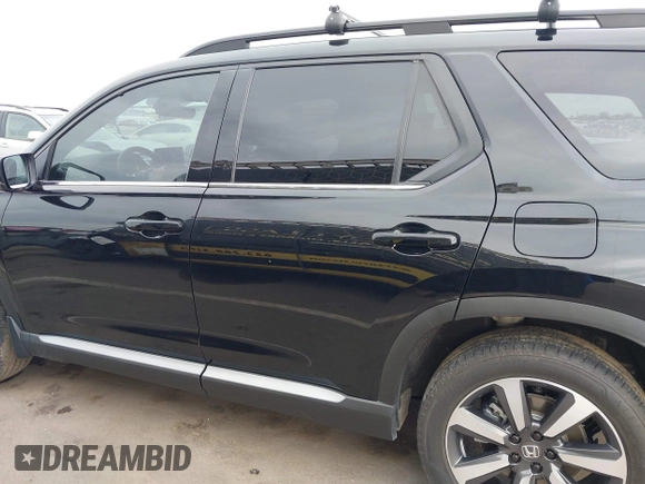 2024 Honda Pilot Touring z VIN 5FNYG1H70RB032368, wystawiony jako IAAI lot #41805758 z przebiegiem 13 078 mil mil oraz . Historia ofert i sprzedaży dostępna na DreamBid. Obrazek 14.