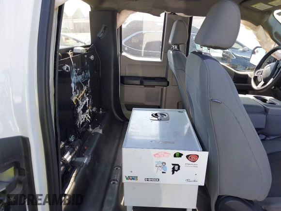 2018 Ford F-150 XL с VIN 1FTEX1CB6JKF06622, выставлен на аукционе IAAI как лот 42643280 с пробегом 104 638 миль миль и . История ставок и продаж доступна на DreamBid. Изображение 8.