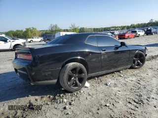 2014 Dodge Challenger SXT z VIN 2C3CDYAG6EH294281, wystawiony jako Copart lot #52330575 z przebiegiem 137 219 mil mil oraz Szkody całkowita. Historia ofert i sprzedaży dostępna na DreamBid. Obrazek 3.