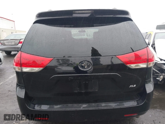 2011 Toyota Sienna XLE AAS with VIN 5TDYK3DC9BS068364, listed as a IAAI auction lot 41733881 with 157,972 mi miles. Bid and sale history available at carsss.com. Image 16.