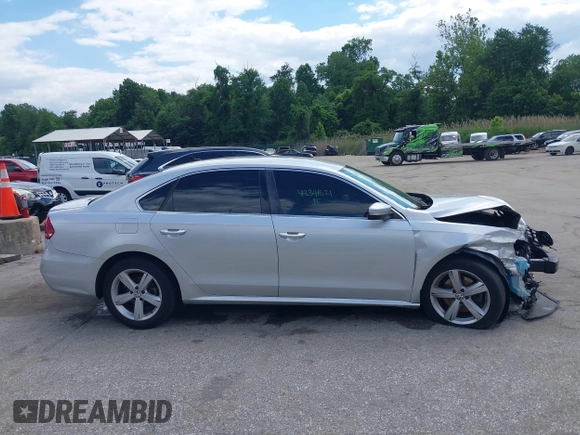2013 Volkswagen Passat SE z VIN 1VWBP7A38DC123553, wystawiony jako IAAI lot #42341621 z przebiegiem 178 504 mil mil oraz . Historia ofert i sprzedaży dostępna na DreamBid. Obrazek 14.