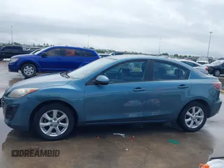 2011 Mazda 3 i Touring with VIN JM1BL1VG2B1425700, listed as a IAAI auction lot 42084171 with 162,310 mi miles. Bid and sale history available at carsss.com. Image 15.