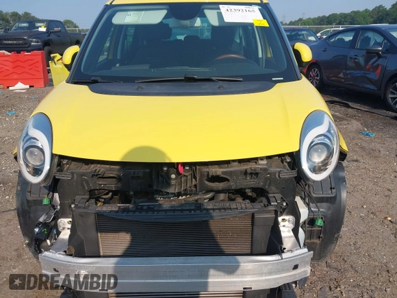 2014 FIAT 500L Trekking with VIN ZFBCFADH6EZ021166, listed as a IAAI auction lot 42392165 with 96,035 mi miles and . Bid and sale history available at DreamBid. Image 6.