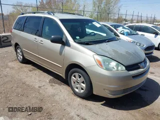 2004 Toyota Sienna CE with VIN 5TDZA23C84S125532, listed as a IAAI auction lot 42021942 with 227,141 mi miles. Bid and sale history available at carsss.com. Image 1.