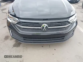 2024 Volkswagen Jetta Sport z VIN 3VWBM7BU0RM050426, wystawiony jako IAAI lot #42213683 z przebiegiem 29 940 mil mil oraz . Historia ofert i sprzedaży dostępna na DreamBid. Obrazek 12.