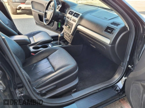 2008 Mercury Milan Premier with VIN 3MEHM08128R652925, listed as a Copart auction lot 60524535 with 145,000 mi miles and Clean title. Bid and sale history available at DreamBid. Image 5.