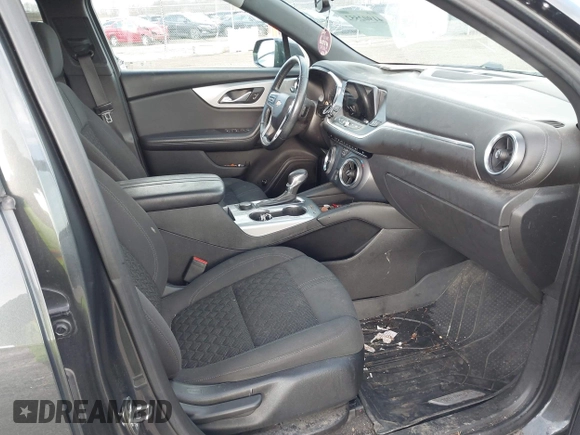 2020 Chevrolet Blazer LT z VIN 3GNKBHRS8LS615132, wystawiony jako IAAI lot #41902552 z przebiegiem 107 234 mil mil oraz . Historia ofert i sprzedaży dostępna na DreamBid. Obrazek 5.