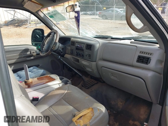 2000 Ford F-250 XL z VIN 1FTNX21F7YEC15664, wystawiony jako IAAI lot #41600552 z przebiegiem 340 100 mil mil oraz . Historia ofert i sprzedaży dostępna na DreamBid. Obrazek 5.