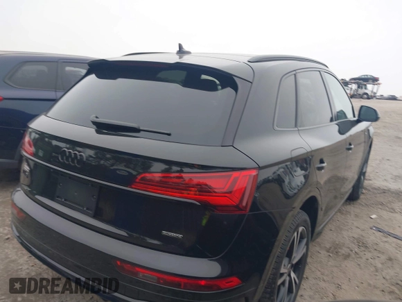 2025 Audi Q5 S line Premium Plus with VIN WA1EAAFY7S2024867, listed as a IAAI auction lot 41298225 with 316 mi miles and . Bid and sale history available at DreamBid. Image 4.