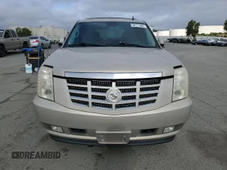 2008 Cadillac Escalade z VIN 1GYFK63878R205065, wystawiony jako Copart lot #56171965 z przebiegiem Nie podano mil oraz Szkoda całkowita • Salvage title. Historia ofert i sprzedaży dostępna na DreamBid. Obrazek 5.