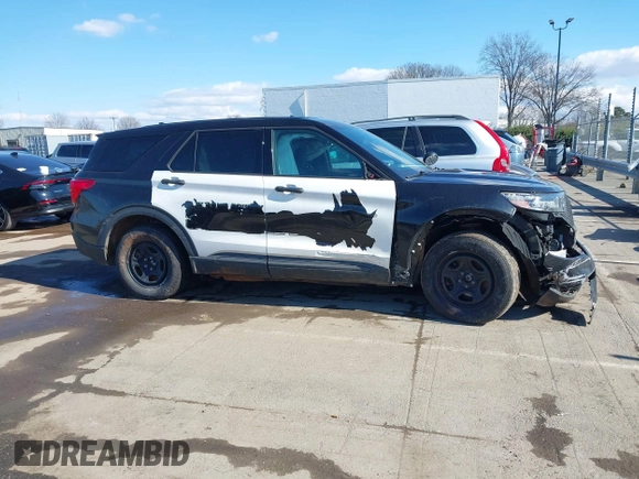 2020 Ford Police Interceptor Utility z VIN 1FM5K8AB7LGC00931, wystawiony jako IAAI lot #41598554 z przebiegiem 92 886 mil mil oraz . Historia ofert i sprzedaży dostępna na DreamBid. Obrazek 13.