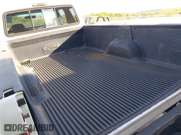 1995 Ford F-250 with VIN 1FTHX26F8SEA67408, listed as a IAAI auction lot 40466954 with 152,737 mi miles and . Bid and sale history available at DreamBid. Image 11.