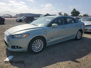 2014 Ford Fusion Titanium with VIN 3FA6P0SU6ER136748, listed as a Copart auction lot 60569545 with 175,592 mi miles and Salvage title. Bid and sale history available at DreamBid. Image 1.