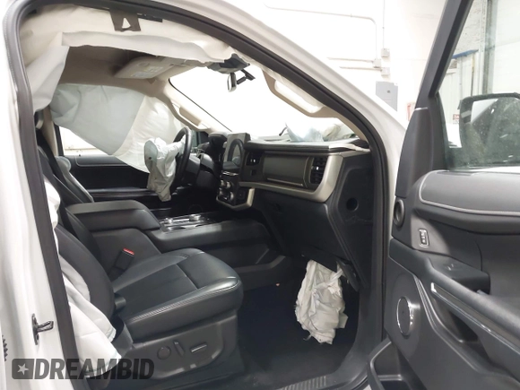 2023 Ford Expedition XLT with VIN 1FMJU1J83PEA51200, listed as a IAAI auction lot 42309932 with 43,965 mi miles and . Bid and sale history available at DreamBid. Image 5.