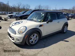 2011 MINI Hardtop with VIN WMWSU3C58BT096075, listed as a Copart auction lot 53826435 with 106,962 mi miles and Clean Title. Bid and sale history available at DreamBid. Image 1.
