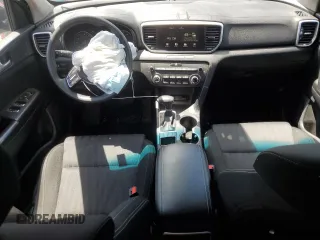 2022 Kia Sportage LX z VIN KNDPM3AC0N7023029, wystawiony jako Copart lot #57183955 z przebiegiem 21 653 mil mil oraz Szkoda całkowita • Salvage title. Historia ofert i sprzedaży dostępna na DreamBid. Obrazek 8.