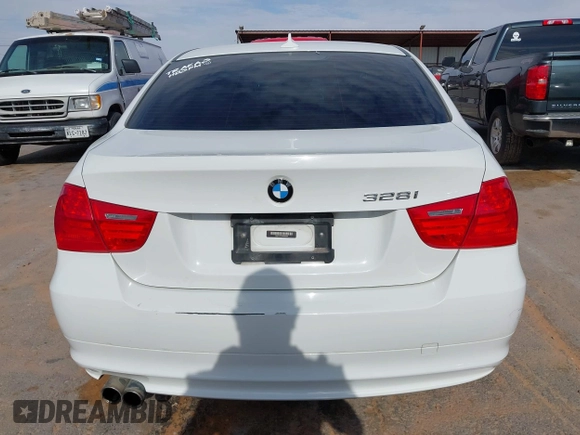 2011 BMW 3 Series 328i с VIN WBAPH7C54BE682973, выставлен на аукционе IAAI как лот 42235227 с пробегом 141 576 миль миль и . История ставок и продаж доступна на DreamBid. Изображение 17.