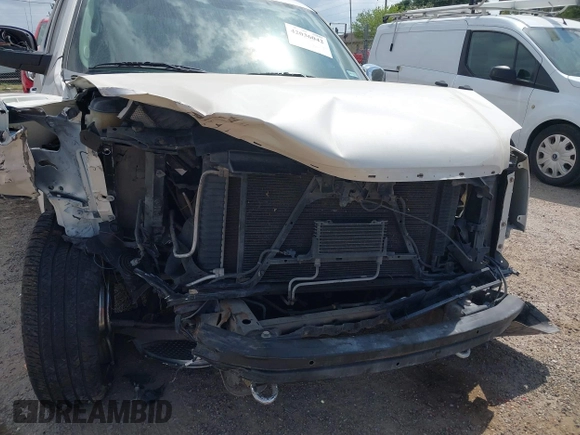 2013 GMC Yukon SLT with VIN 1GKS1CE0XDR276496, listed as a IAAI auction lot 42036042 with 157,047 mi miles. Bid and sale history available at carsss.com. Image 6.