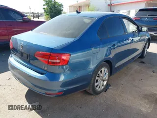 2015 Volkswagen Jetta SE with VIN 3VWD17AJ5FM257947, listed as a IAAI auction lot 42288711 with 139,800 mi miles and . Bid and sale history available at DreamBid. Image 4.