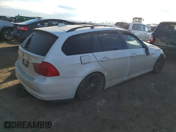 2010 BMW 3 Series 328i xDrive with VIN WBAUU3C5XAA541189, listed as a Copart auction lot 47542595 with 225,967 mi miles and Salvage Title. Bid and sale history available at DreamBid. Image 3.