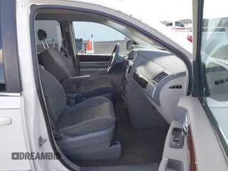 2010 Chrysler Town & Country Touring with VIN 2A4RR5DX4AR435106, listed as a IAAI auction lot 40726036 with 241,470 mi miles. Bid and sale history available at carsss.com. Image 5.