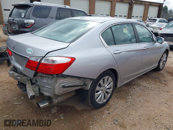 2013 Honda Accord Sdn EX-L with VIN 1HGCR2F8XDA031768, listed as a IAAI auction lot 41541297 with 134,332 mi miles. Bid and sale history available at carsss.com. Image 4.