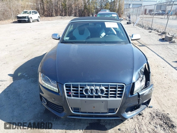 2012 Audi S5 Premium Plus z VIN WAUCGAFH4CN004360, wystawiony jako IAAI lot #41742130 z przebiegiem 106 929 mil mil oraz . Historia ofert i sprzedaży dostępna na DreamBid. Obrazek 11.
