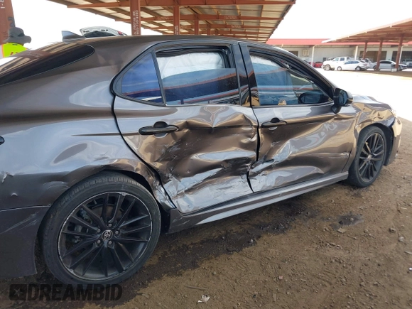 2021 Toyota Camry XSE z VIN 4T1K61AK7MU518176, wystawiony jako IAAI lot #42121890 z przebiegiem 70 634 mil mil oraz . Historia ofert i sprzedaży dostępna na DreamBid. Obrazek 12.